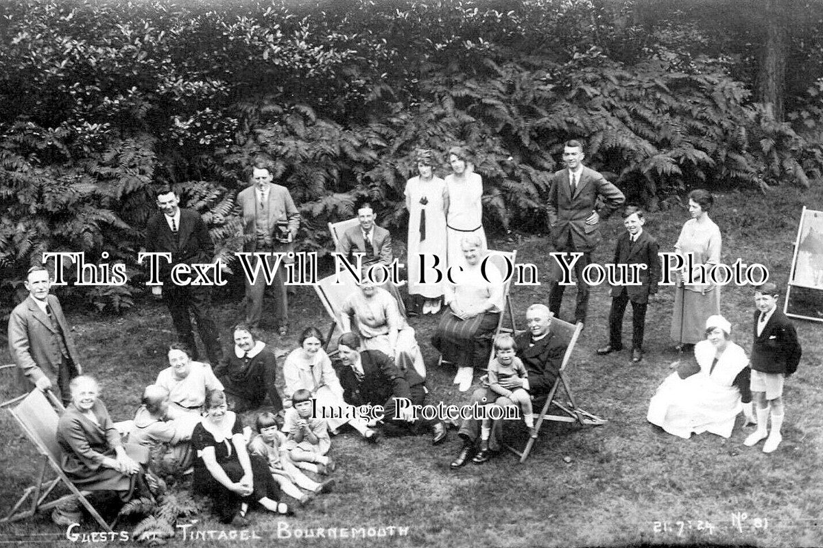 DO 3415 - Guests At Tintagel Guest House, Bournemouth, Dorset c1924