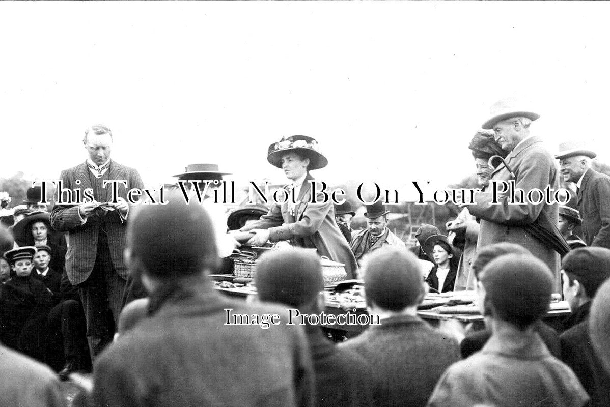 HR 892 - Prize Giving At Leominster, Herefordshire