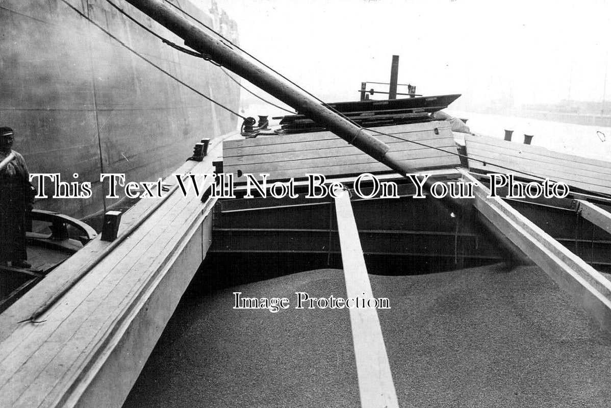 LA 7555 - Gravel Barge, Manchester Docks, Lancashire