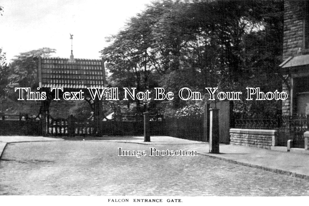 LA 7635 - Falcon Entrance Gate, Darwen, Lancashire