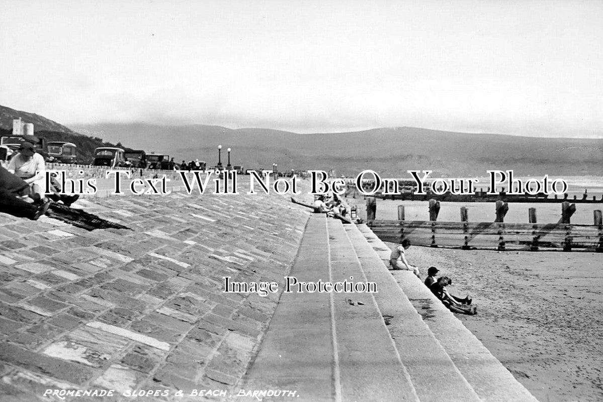 WL 3256 - Promenade Slopes & Beach, Barmouth, Wales