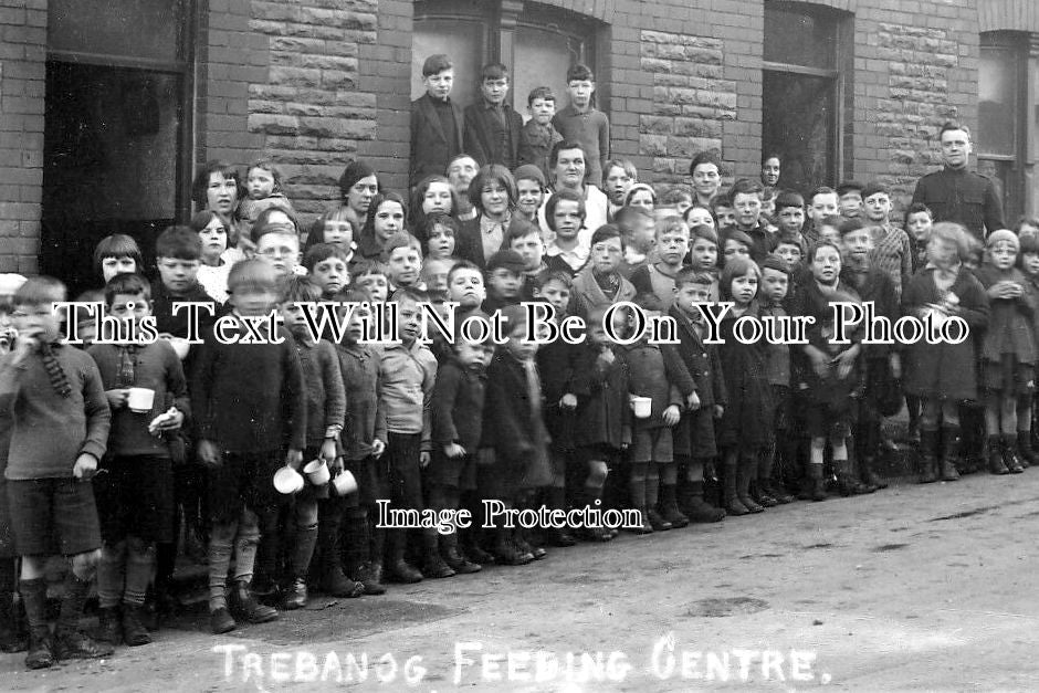 WL 3518 - Trebanog Feeding Centre During Strike, Wales