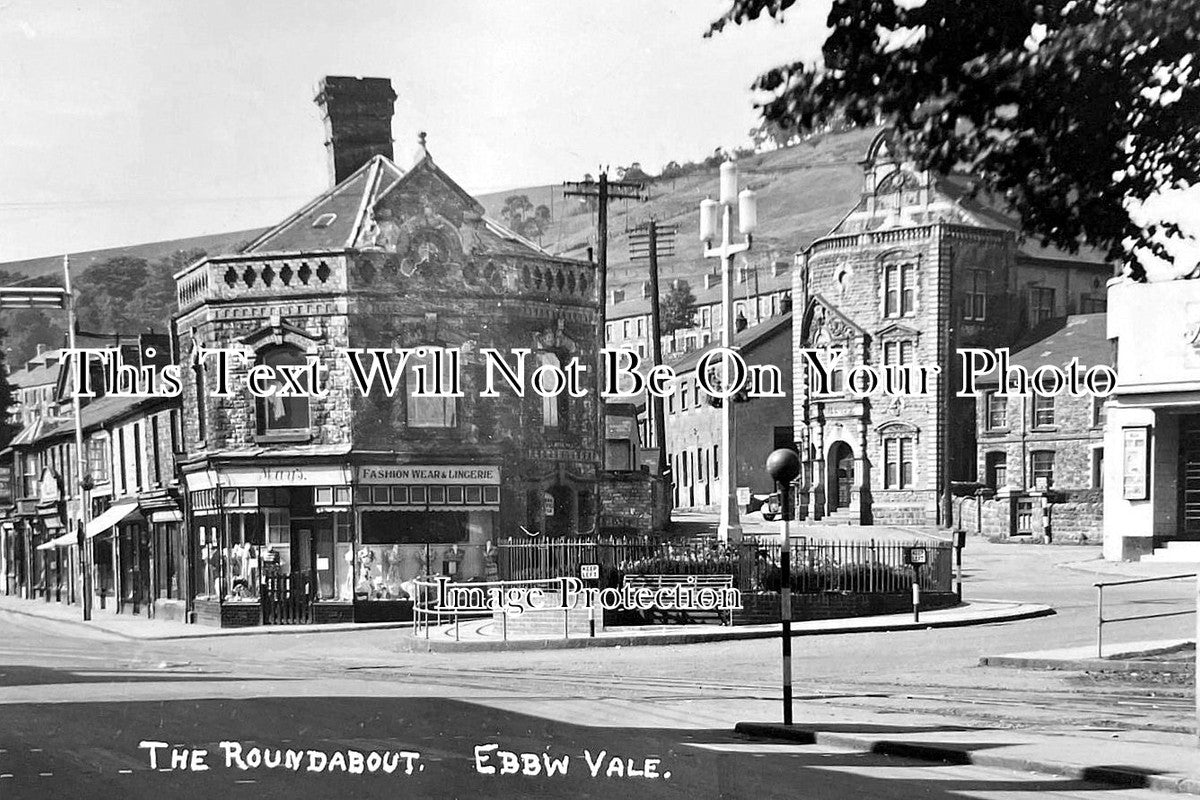WL 3592 - The Roundabout & Astoria, Ebbw Vale, Wales c1953