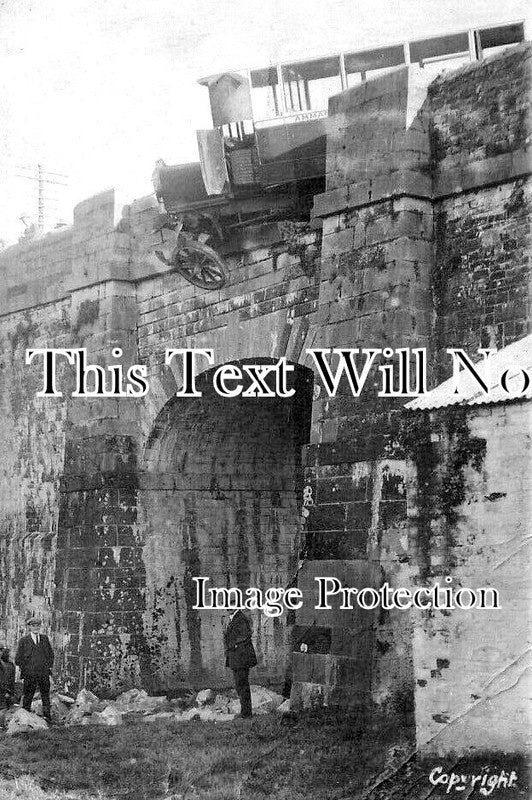 WL 3604 - Motor Bus Accident On Llandeilo Bridge, Wales c1924