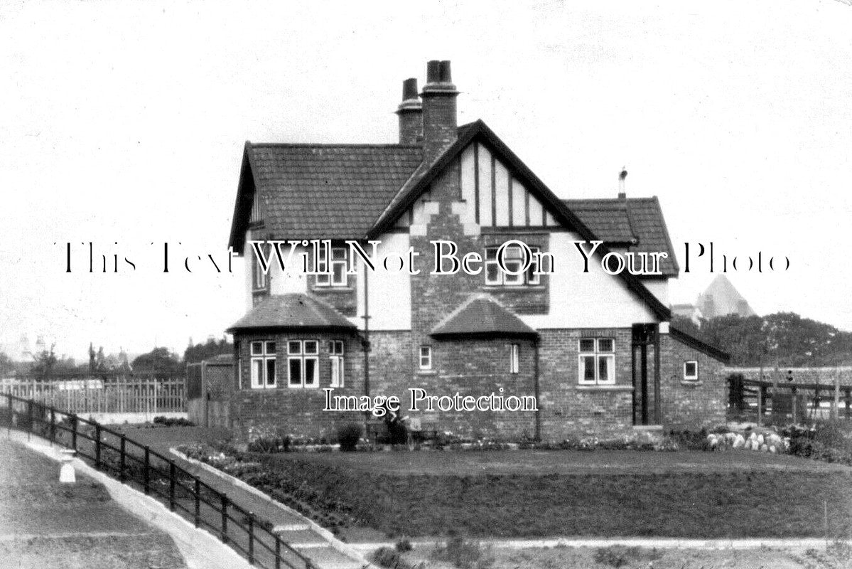 YO 13876 - The Hut, Stakesby Vale, Whitby, Yorkshire c1906