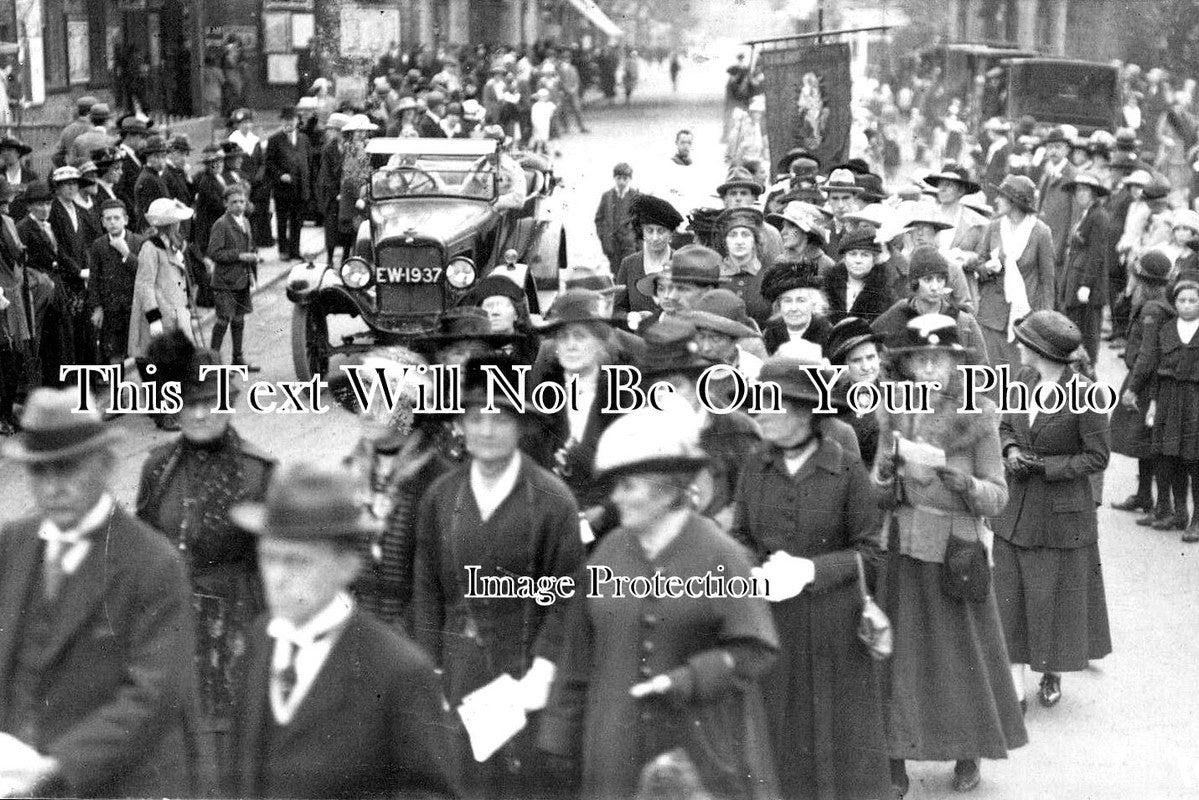BF 1047 - Bedford Park Procession, Bedfordshire