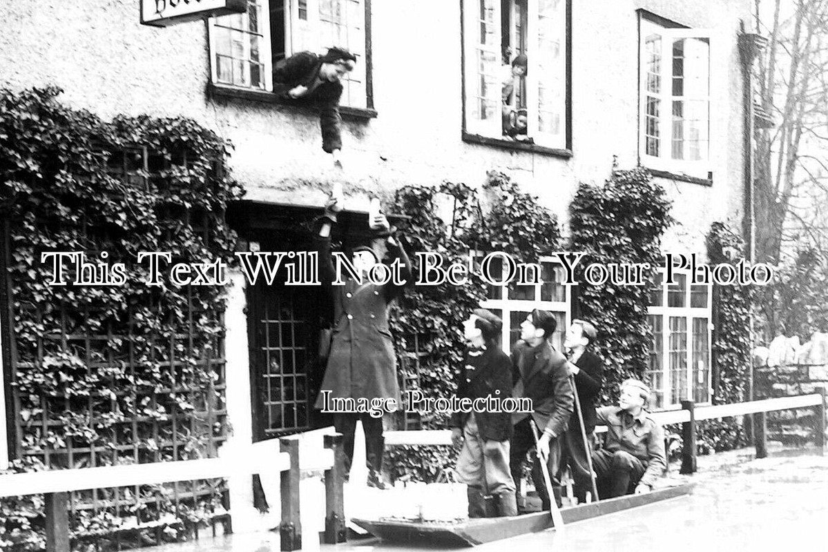 BF 1059 - Milk Deliveries, Bedford Floods, Bedfordshire