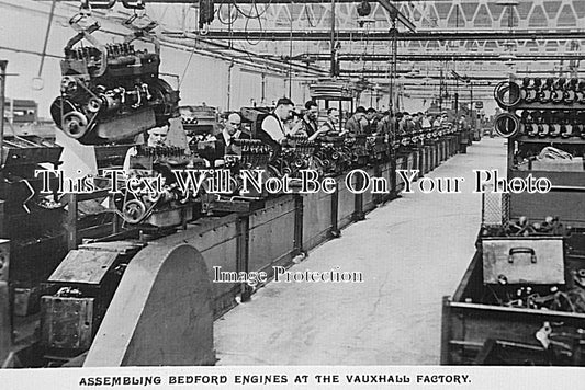 BF 1724 - Assembling Bedford Engines, Vauxhall, Luton, Bedfordshire