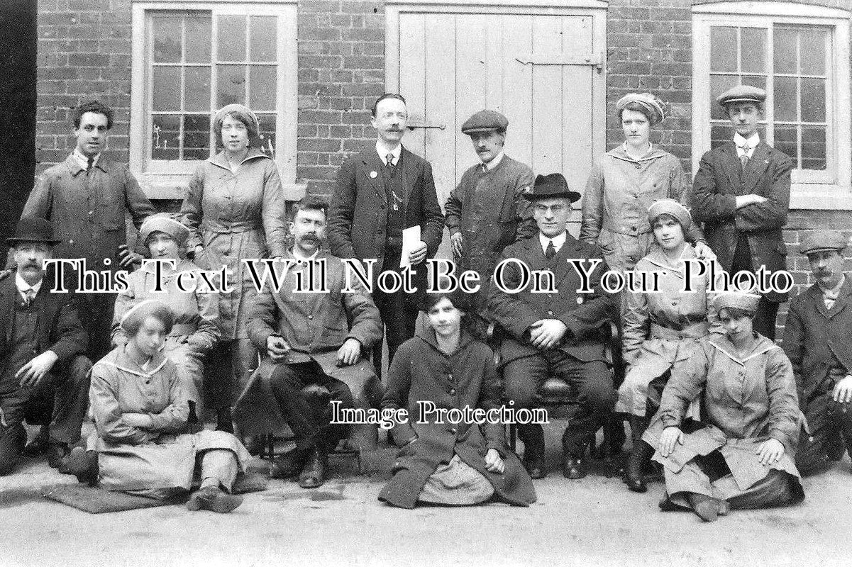 BF 691 - Leighton Buzzard Munitions Workers, Factory Girls, Bedfordshire WW1
