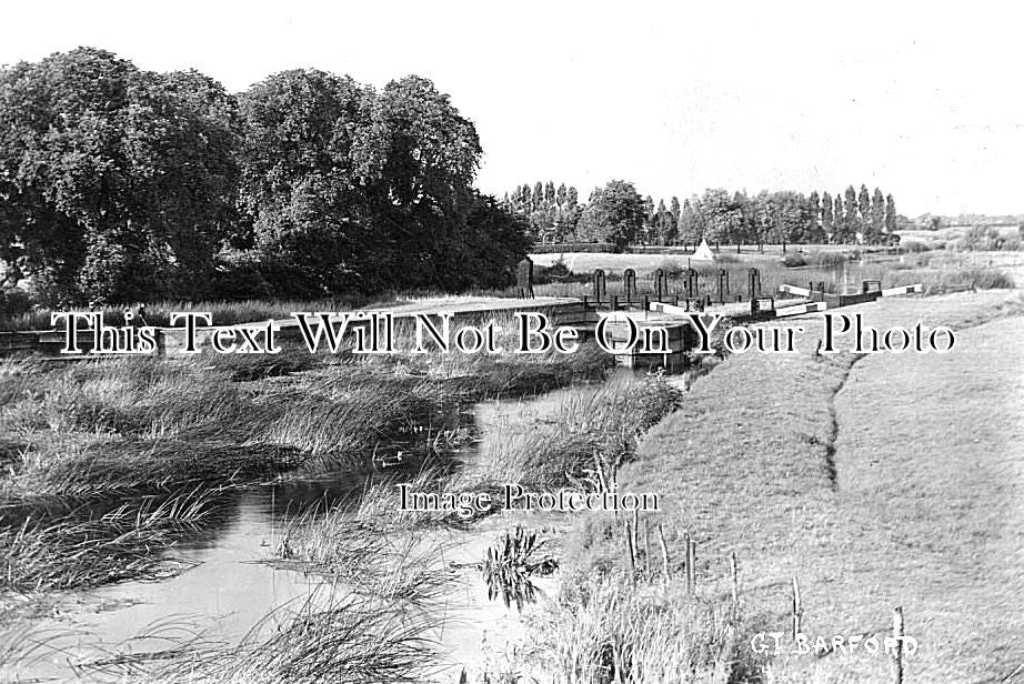 BF 708 - Canal Locks, Great Barford, Bedfordshire c1909