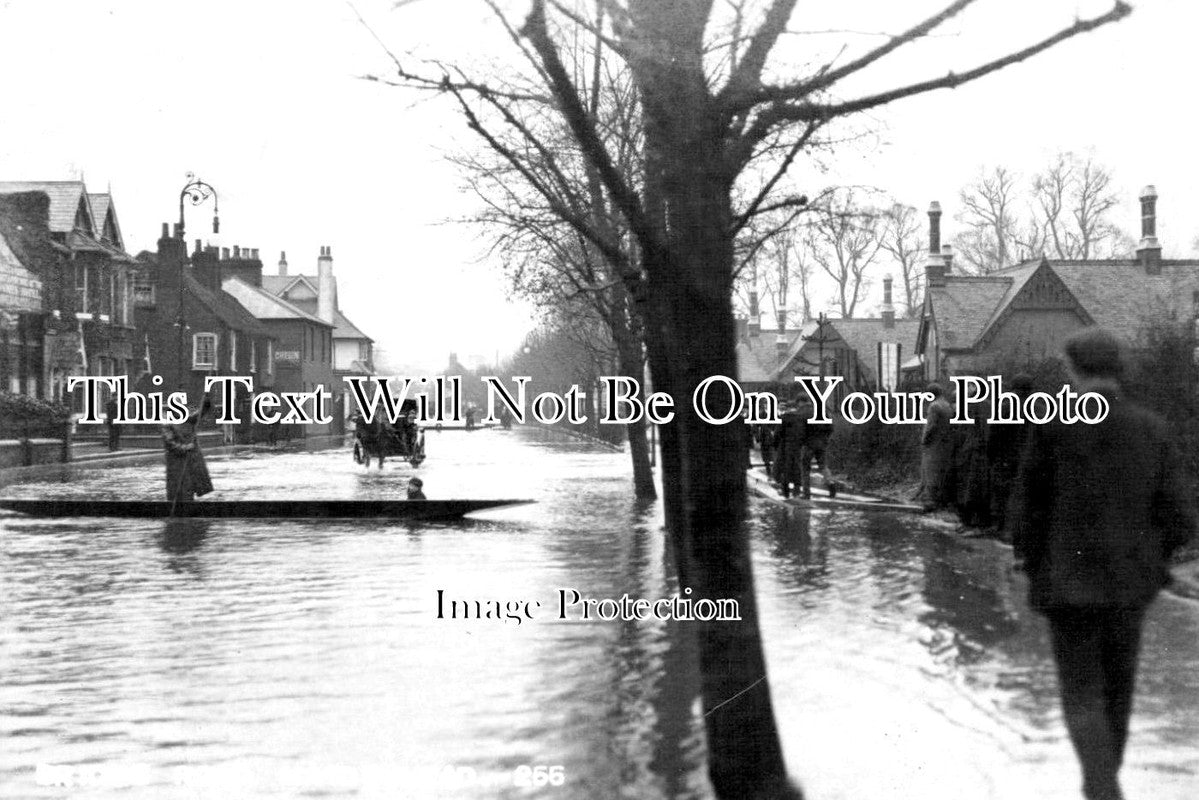 BK 1068 - Bridge Road Flood, Maidenhead, Berkshire