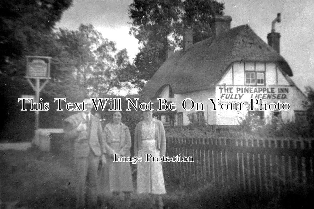 BK 1445 - Pineapple Inn, Brimpton Common, Berkshire
