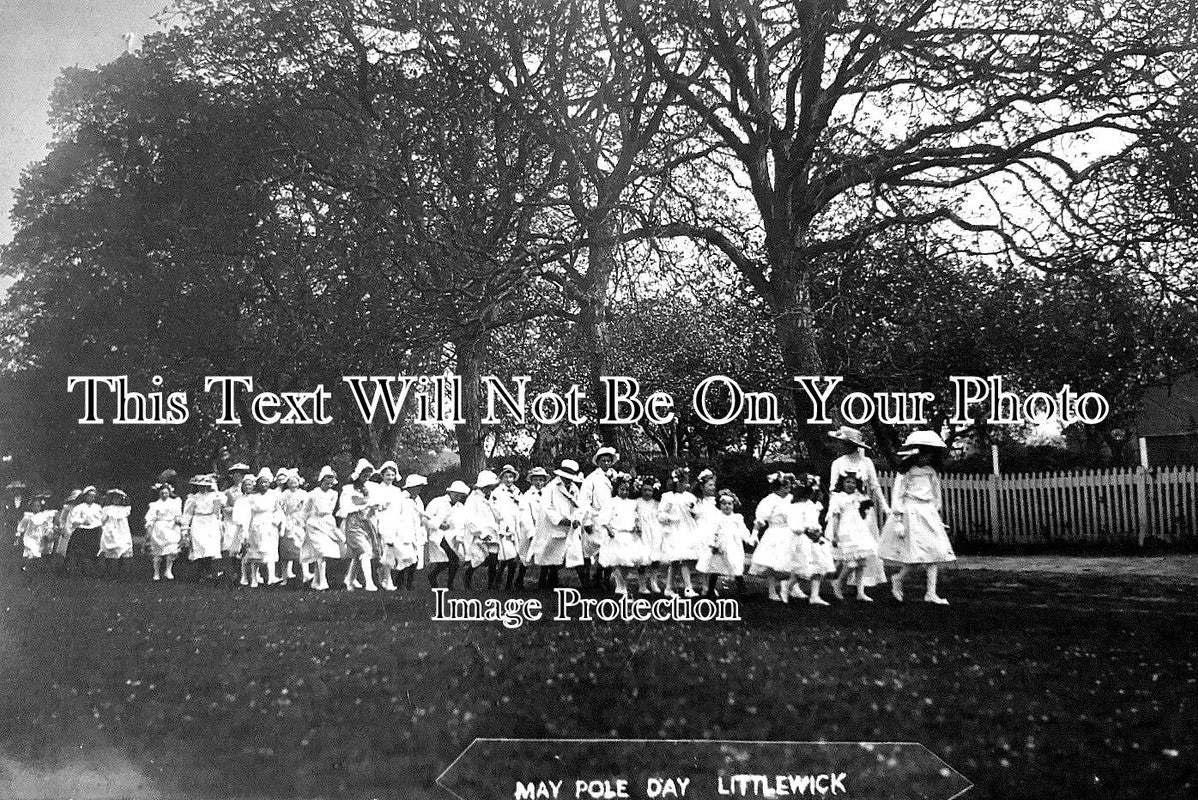 BK 1629 - May Pole Day, Littlewick, Berkshire