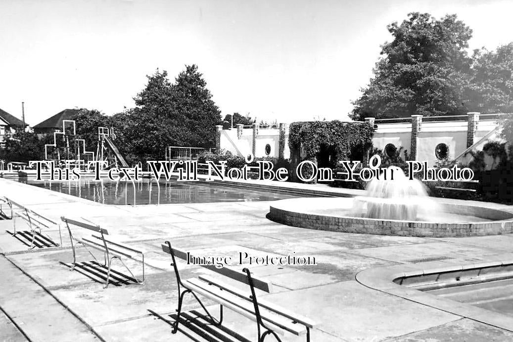 BK 1689 - Bracknell Swimming Pool, Berkshire