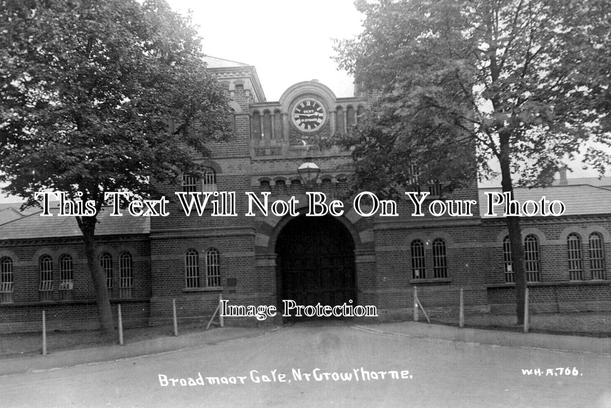 BK 1735 - Broadmoor Gate Near Crowthorne, Berkshire