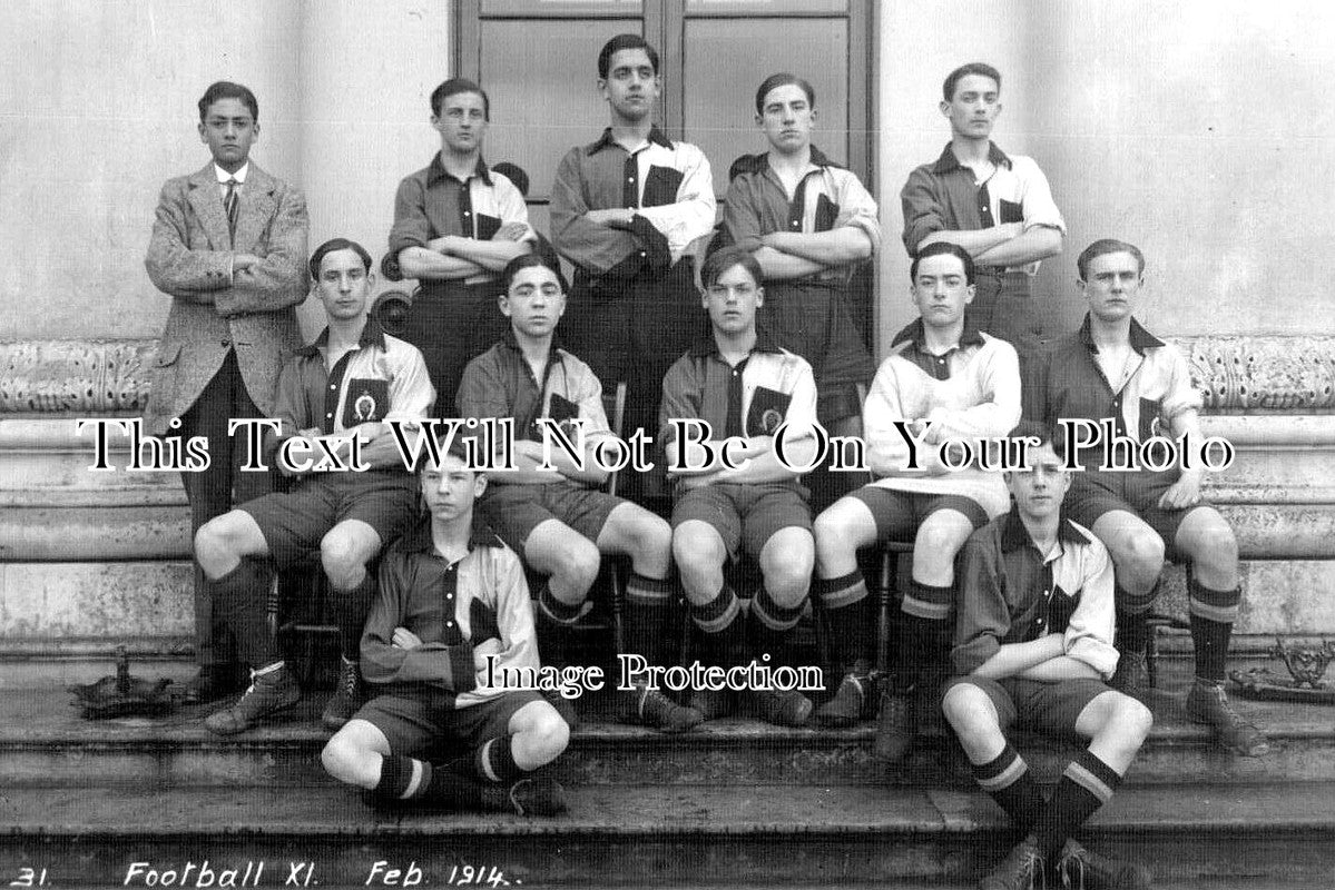 BK 1787 - Beaumont College Football Team, Windsor, Berkshire 1914