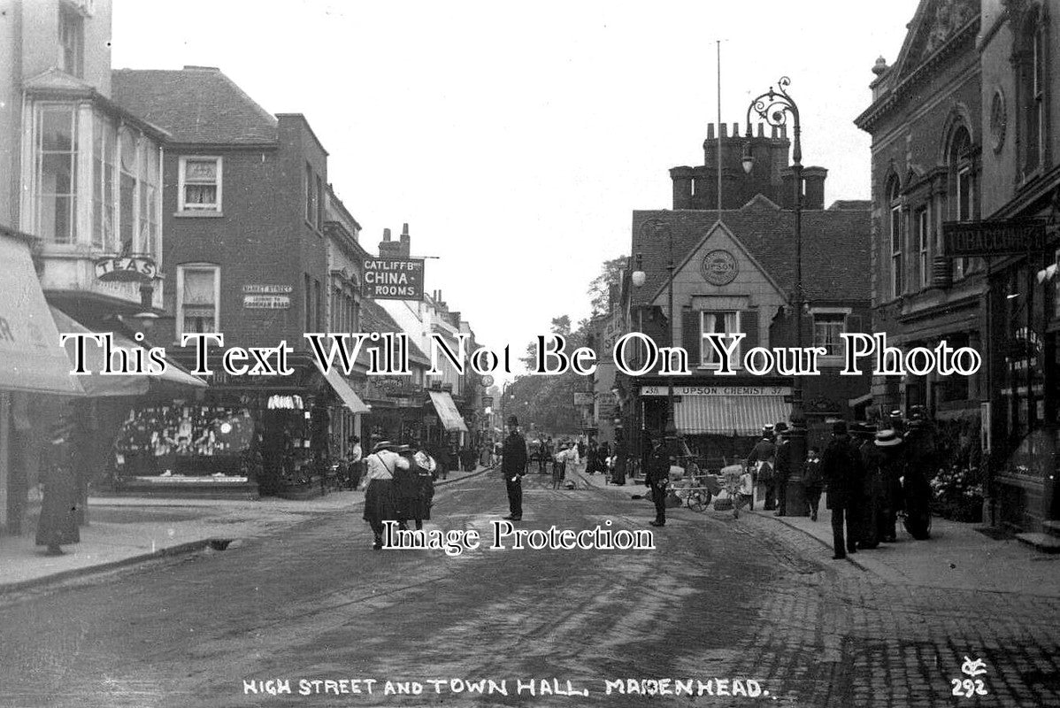BK 1884 - High Street & Town Hall, Maidenhead, Berkshire