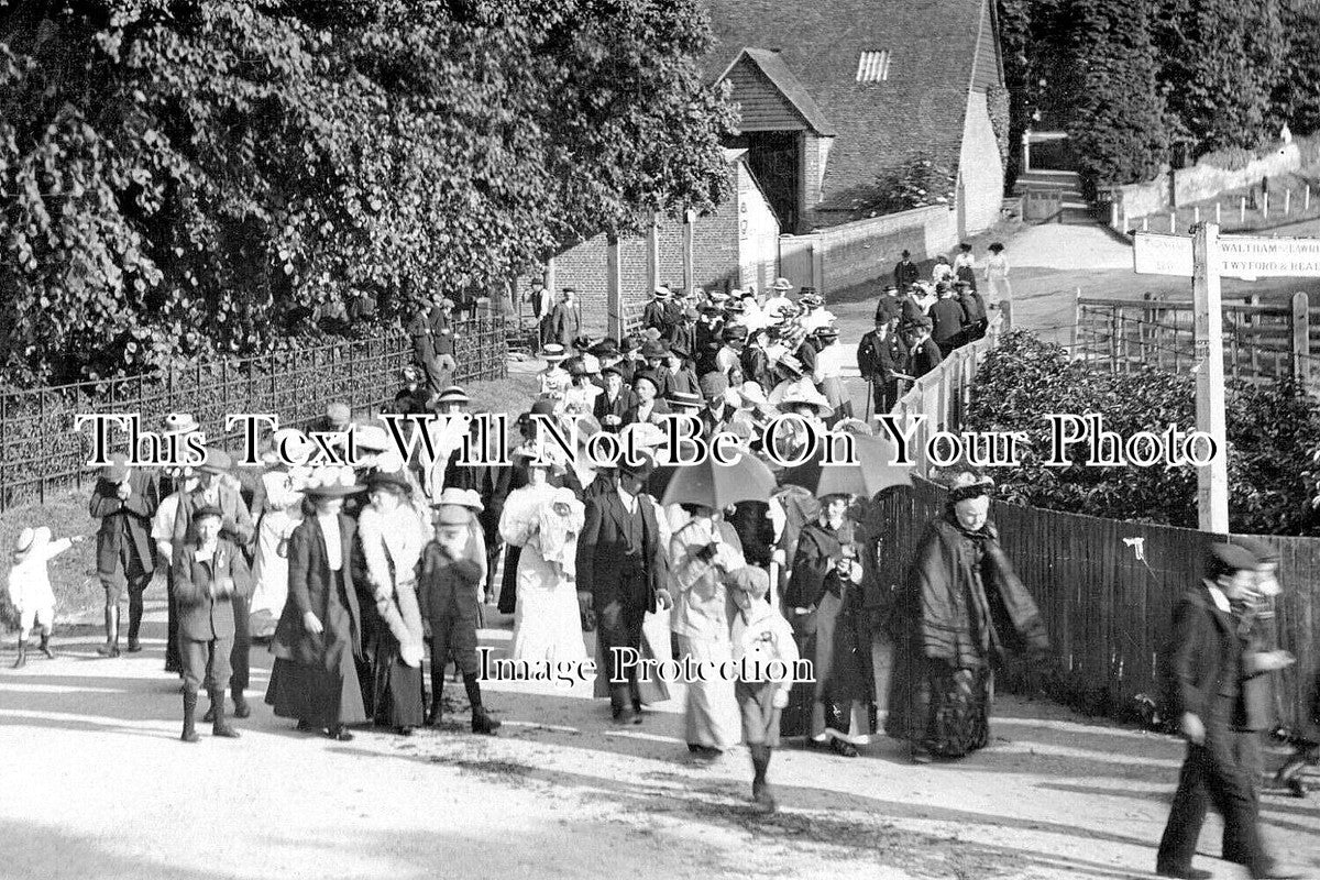 BK 2540 - Maidenhead Procession, Berkshire