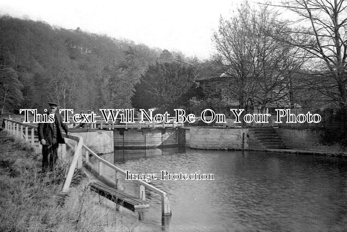 BK 2559 - Cookham Lock, River Thames, Berkshire