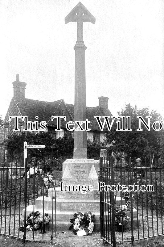 BK 2641 - East Hagbourne War Memorial, Berkshire WW1