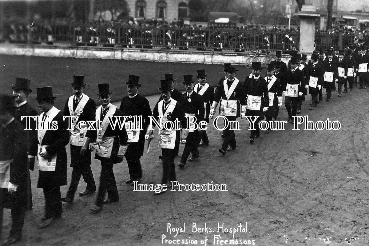 BK 418 - Royal Berkshire Hospital, Procession Of Freemasons