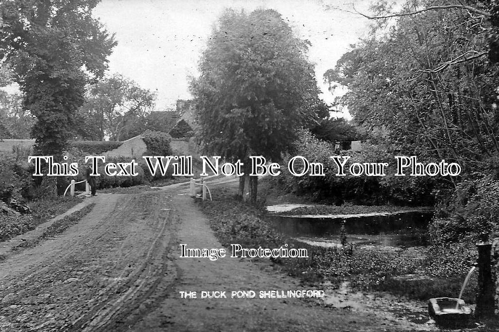 BK 649 - The Duck Pond, Shellingford, Berkshire