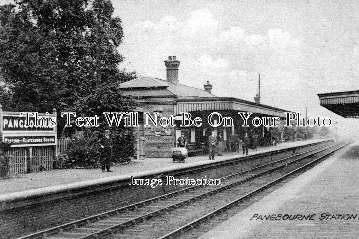 BK 680 - Pangbourne Railway Station, Berkshire