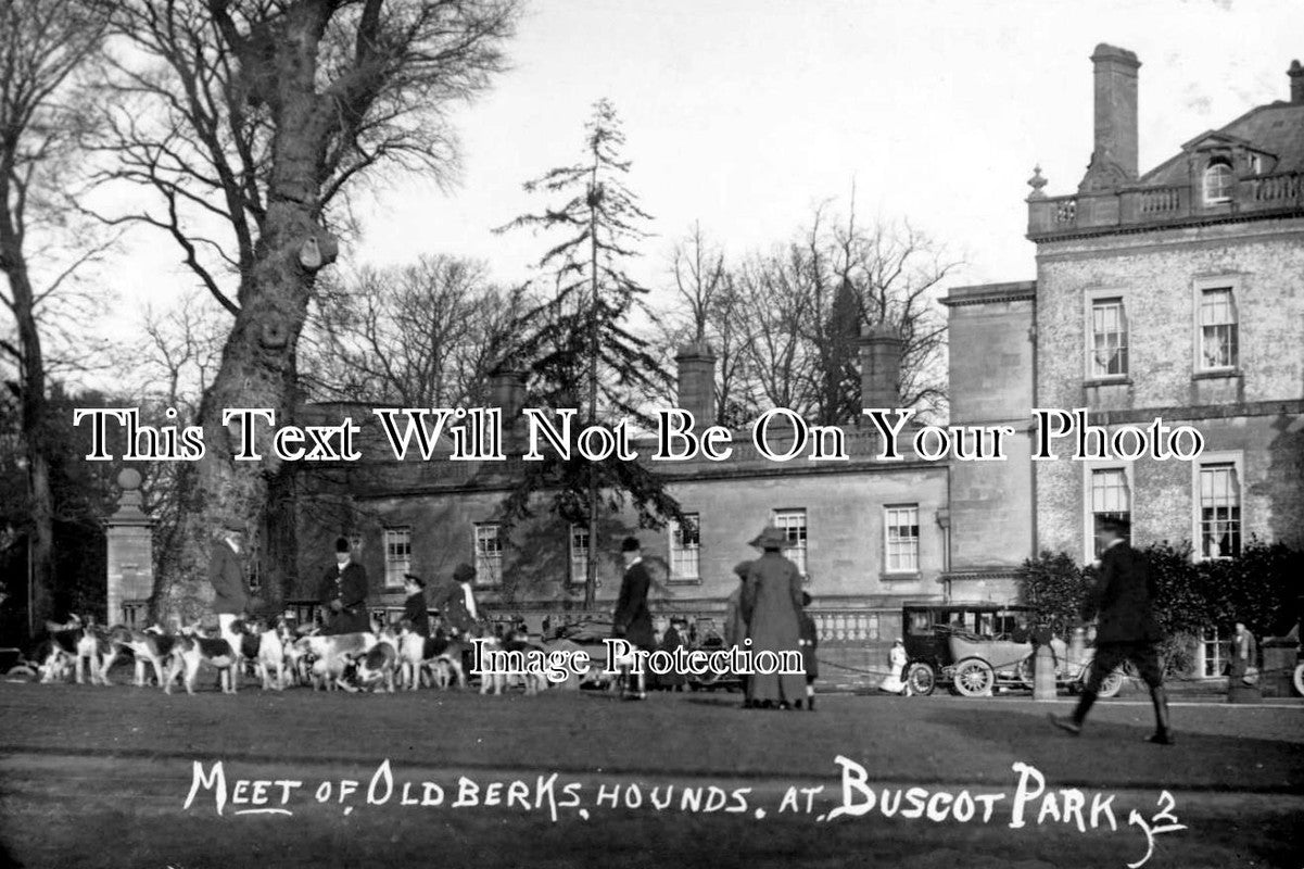 BK 681 - Meet Of Old Berks Hounds, Buscot Park Hunt, Berkshire c1920