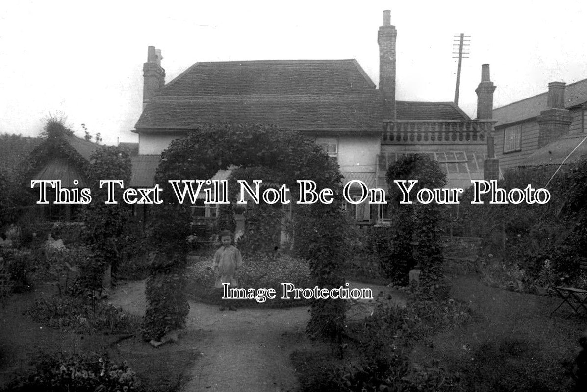 BU 1867 - House & Slades Yard, Wooburn Green, Buckinghamshire