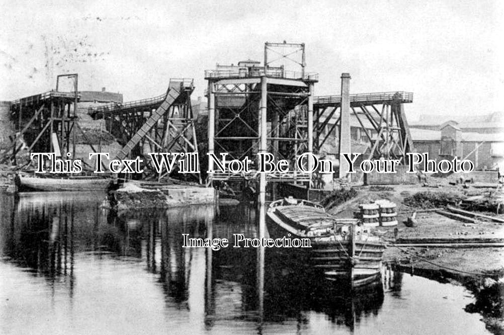 CH 1073 - Hydraulic Lift, Northwich Docks, Cheshire c1902