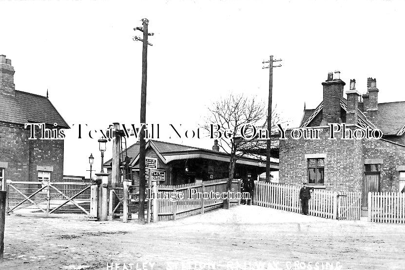 CH 1464 - Heatley Railway Station, Cheshire