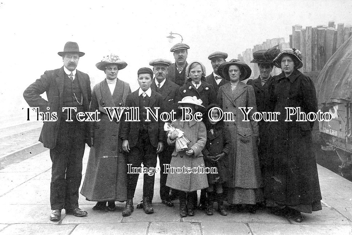CH 1514 - Belgian Refugees At Hyde, Cheshire