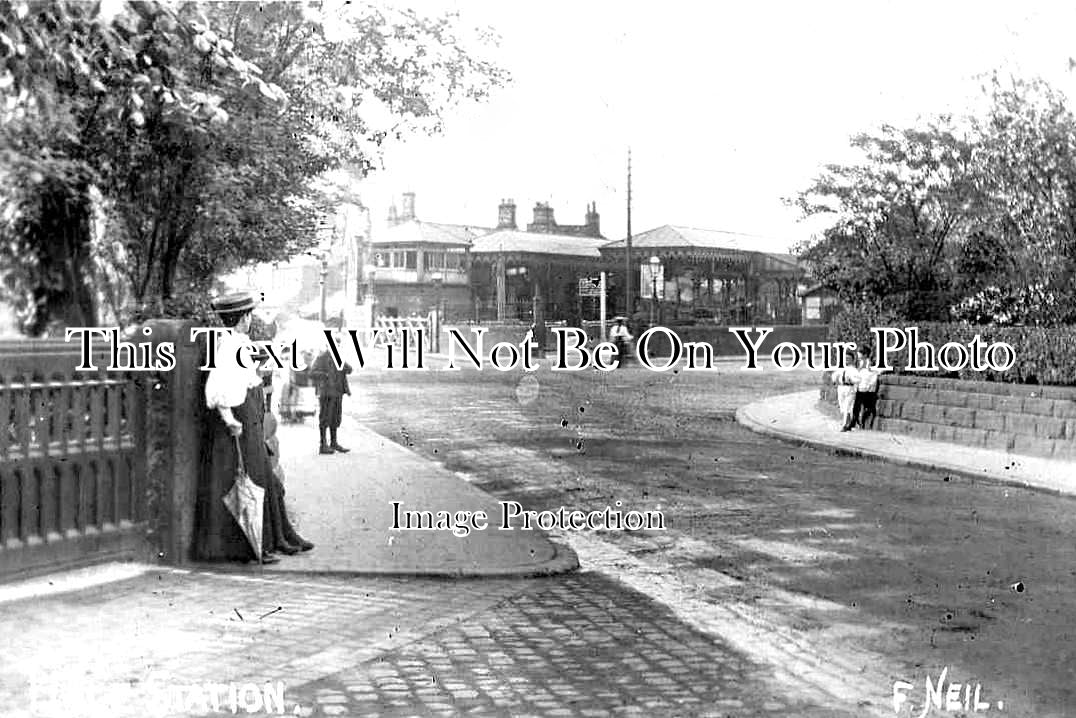 CH 1722 - Hale Railway Station, Cheshire c1905