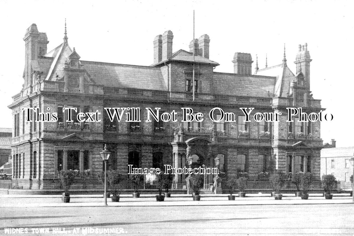 CH 2114 - Widnes Town Hall At Midsummer, Cheshire