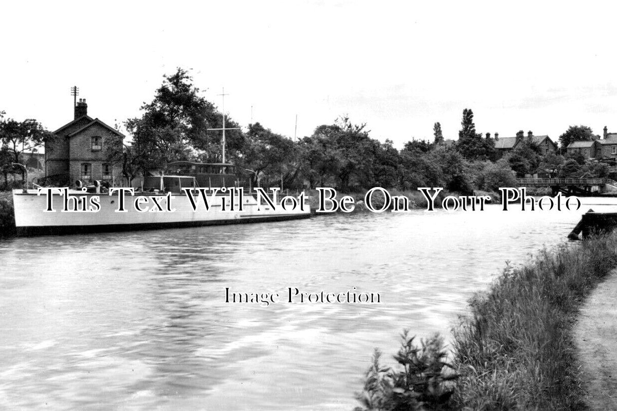 CH 2697 - River Weaver, Riversdale, Northwich, Cheshire