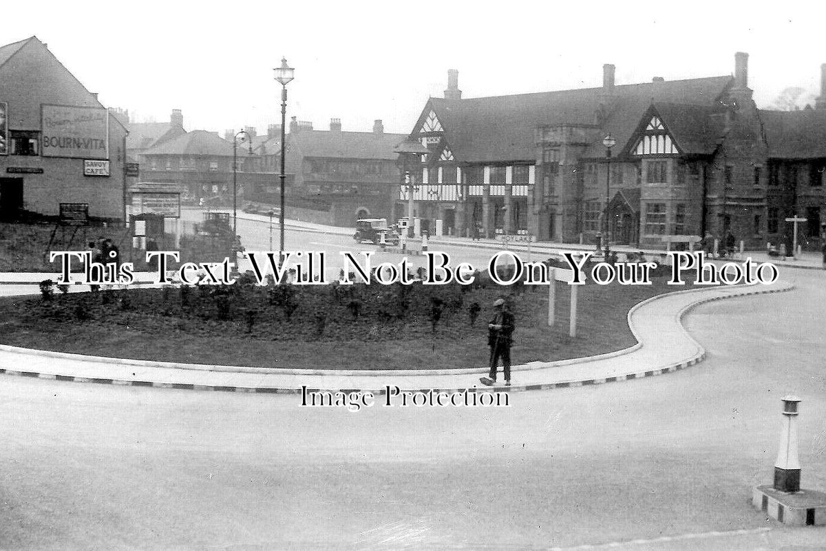 CH 3141 - The Cross, Moreton, Cheshire