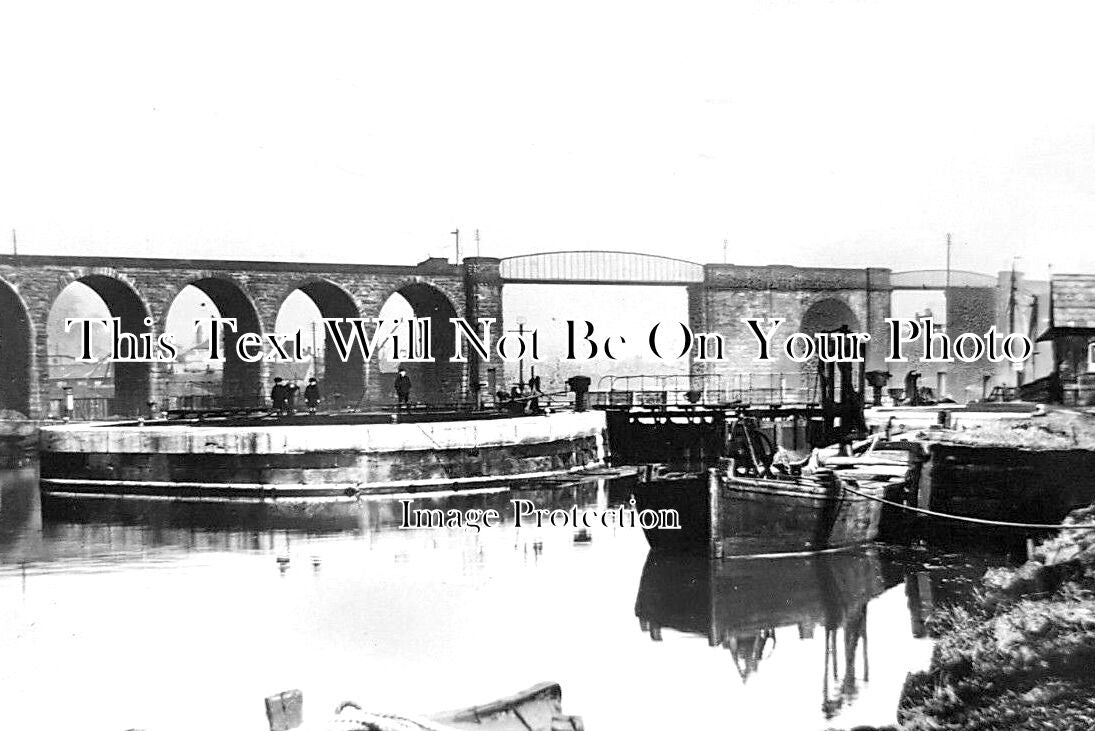 CH 3422 - Lock & Viaduct, Leftwich, Cheshire