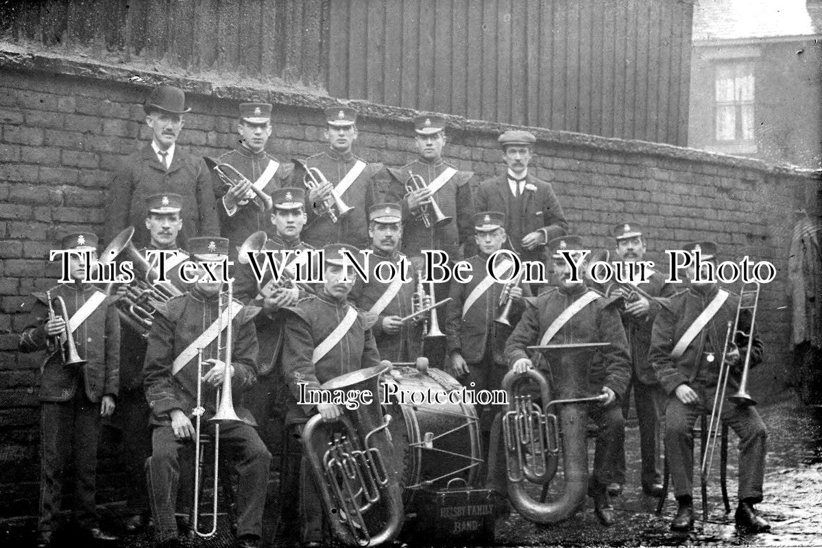 CH 568 - Family Band, Helsby, Cheshire