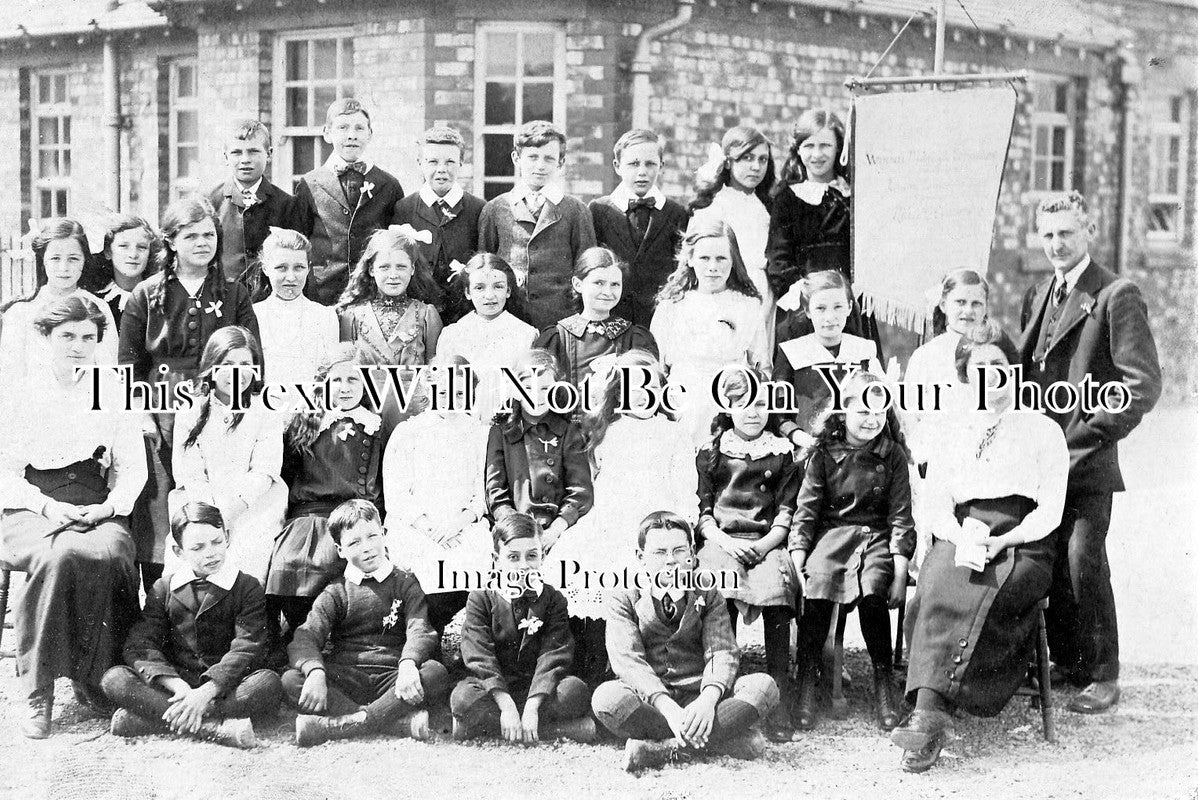 CH 850 - School Group, Helsby, Cheshire