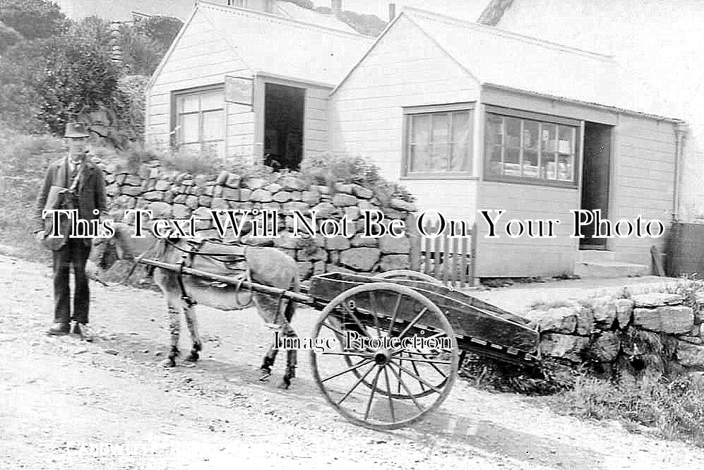 CO 1123 - Postman & Royal Mail, Cadgwith, Cornwall