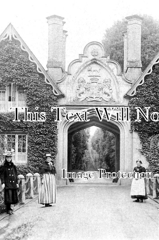 CO 1752 - Tregothnan Lodge & Entrance To Riverside Drive, Tresillian, Cornwall