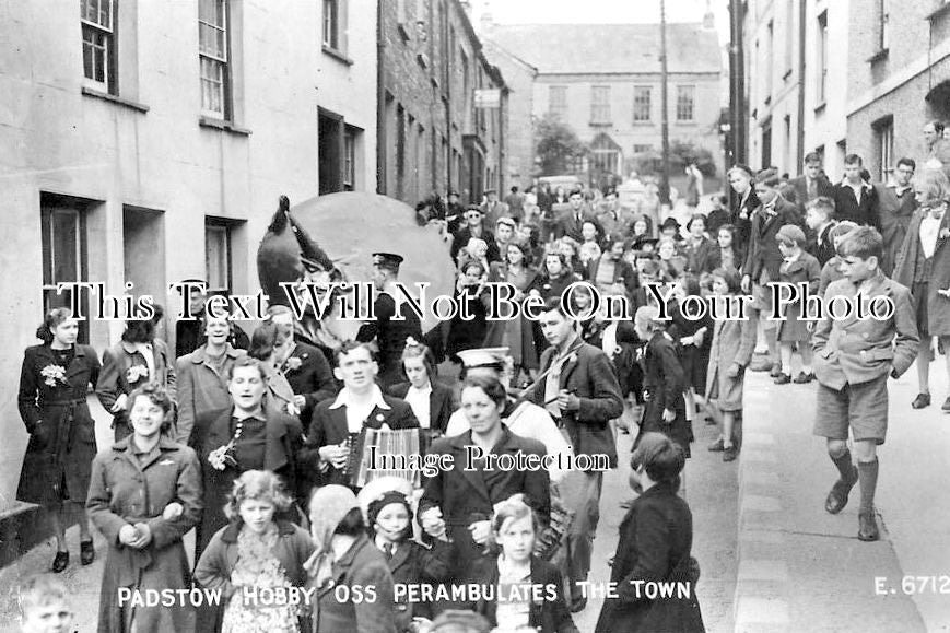 CO 2118 - Hobby Oss Perambulates The Town, Padstow, Cornwall