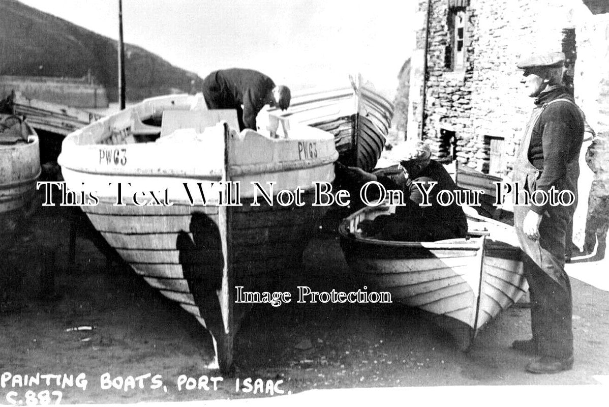 CO 3045 - Painting Boats At Port Isaac, Cornwall