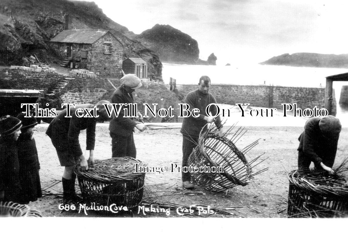 CO 3258 - Making Crab Pots, Mullion Cove, Cornwall