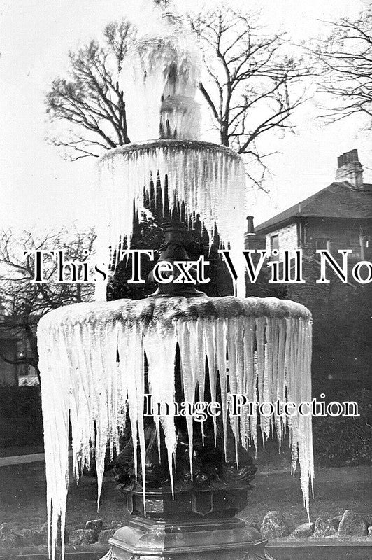 CO 3824 - Frozen Fountain, Penzance, Cornwall