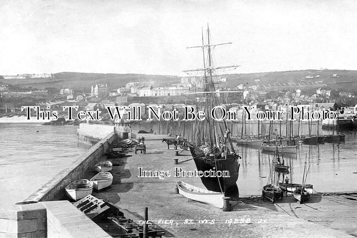 CO 3910 - The Pier, St Ives, Cornwall c1907