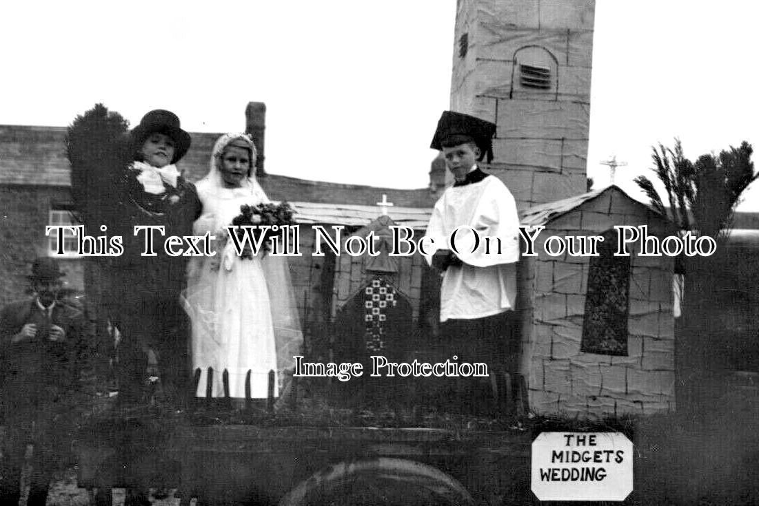 CO 3919 - The Midgets Wedding, Week St Mary, Cornwall