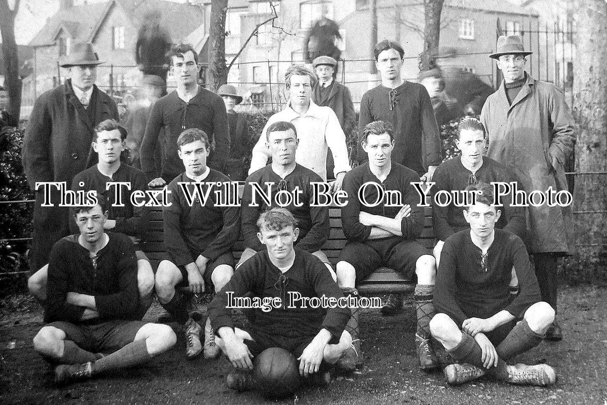 DE 1327 - Braunton Football Club, Devon c1920