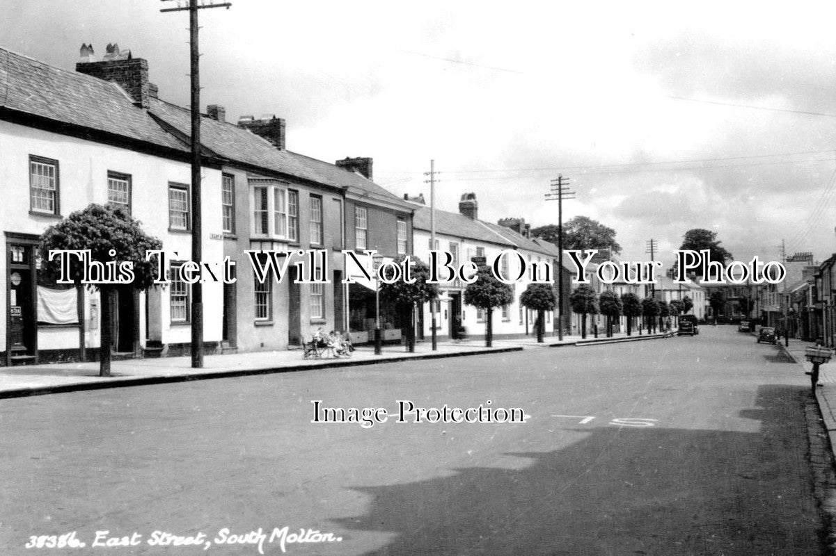 DE 1462 - East Street, South Molton, Devon