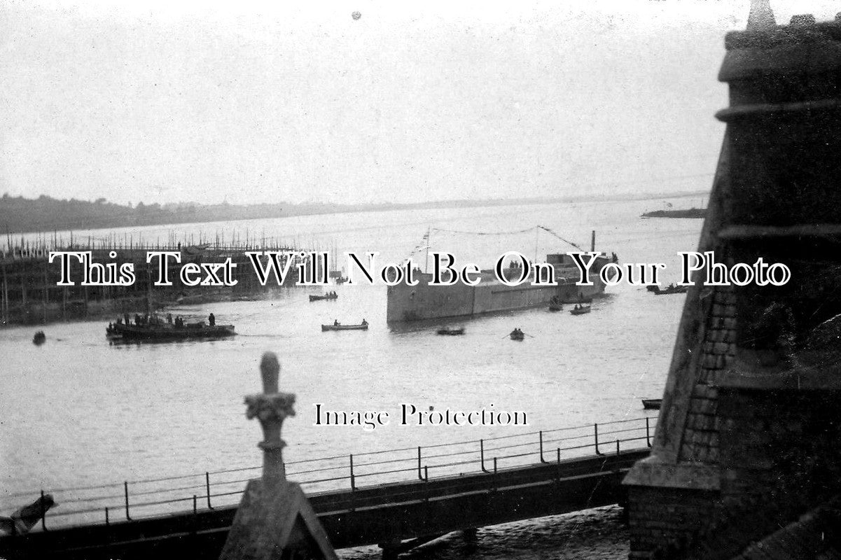 DE 200 - Barnstaple Dockyard, Concrete Ship, Devon